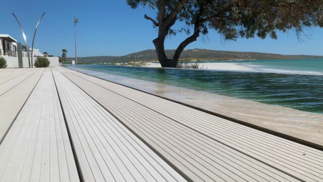 Deck & Infinity pool Beach Tower House